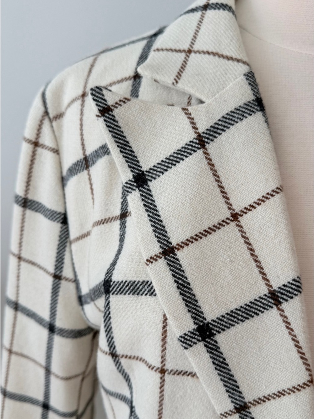 Vintage Made in France Plaid Double Breasted Blazer – Wool Blend Style – Size 40 - Picture 4 of 8